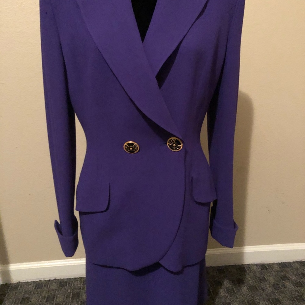 Griffith Gray for St John Suit